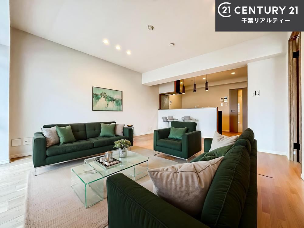 Modern 3LDK Apartment in Funabashi - Photo 1