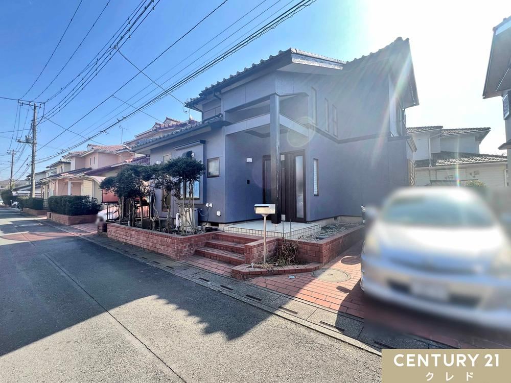 Spacious 4LDK Home with Garden in Kawajima - Photo 1