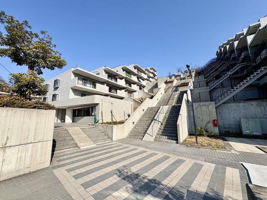 Charming 3LDK Apartment in Aihara, Tokyo - Photo 1