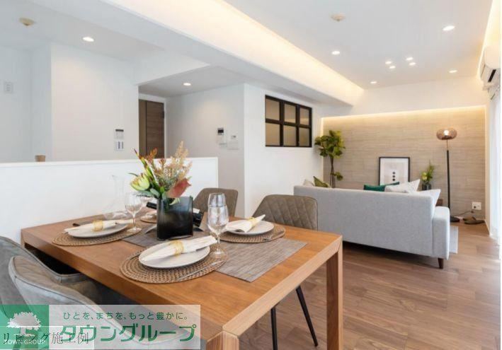 Renovated 3LDK Apartment Near Kitano Station - Photo 1