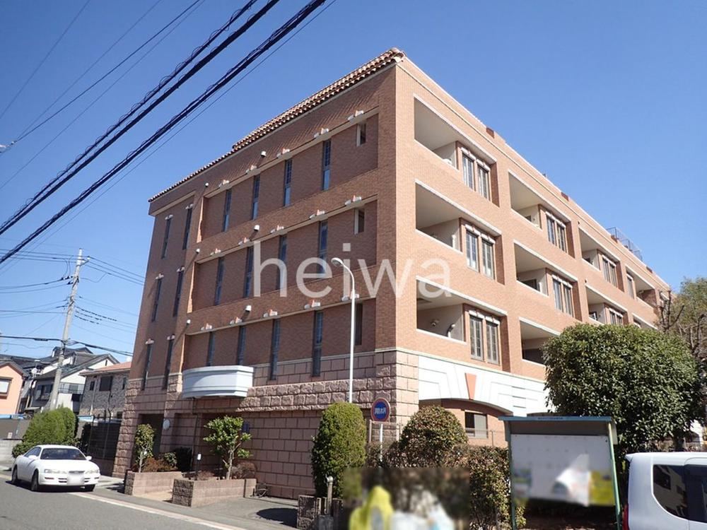 Renovated 3LDK Apartment with Garden in Toda - Photo 1