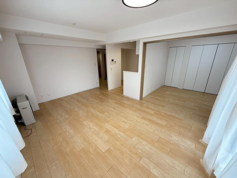 Bright 3LDK Apartment Near Ginkyo-dori Station - Photo 1
