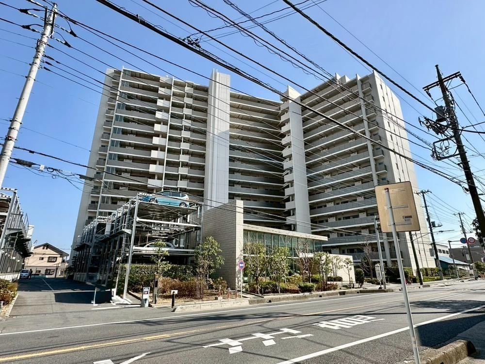 Charming 3LDK Apartment in Soka - Photo 1