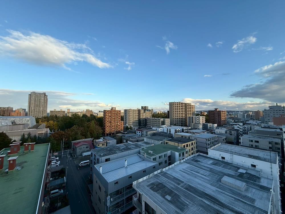 Spacious 3LDK Apartment in Chuo, Sapporo - Photo 1