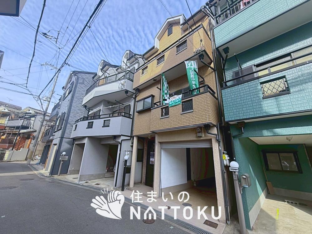 4LDK house in Hirakata, Osaka - Photo 1