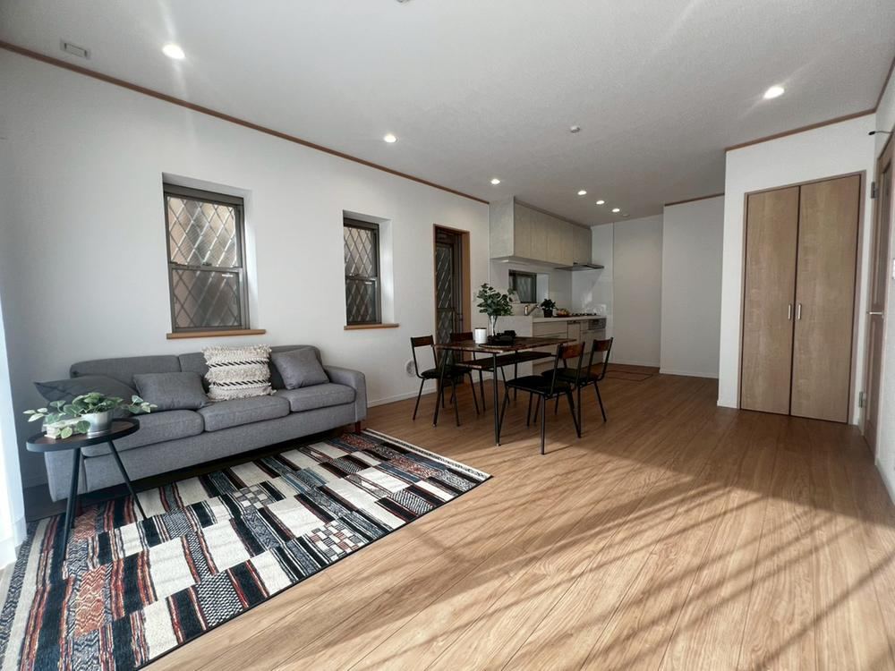 5LDK Detached House with Modern Amenities in Nerima - Photo 1