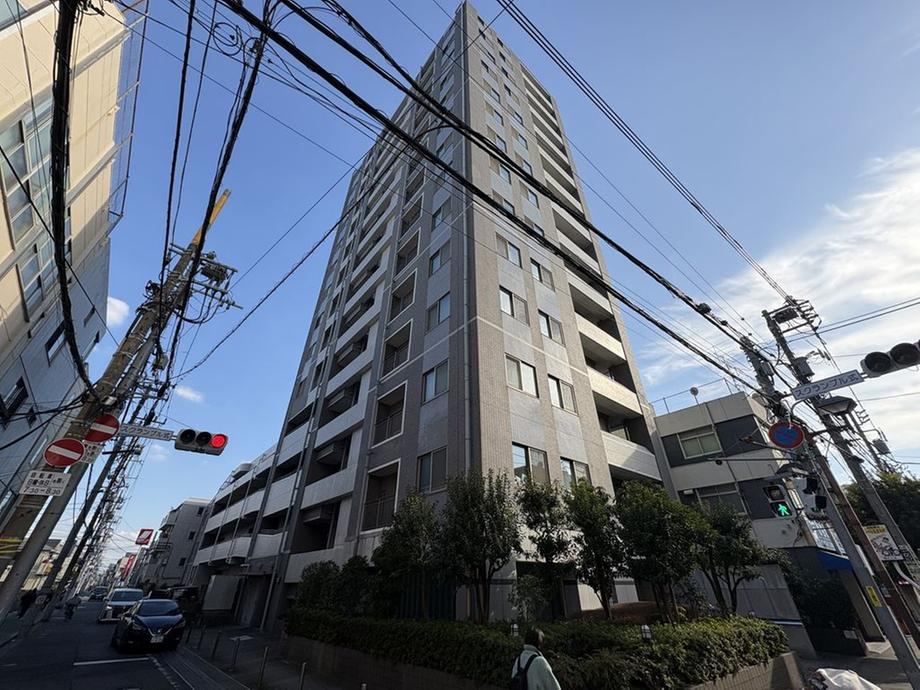 Convenient 2LDK Apartment Near Ichikawa Station - Photo 1