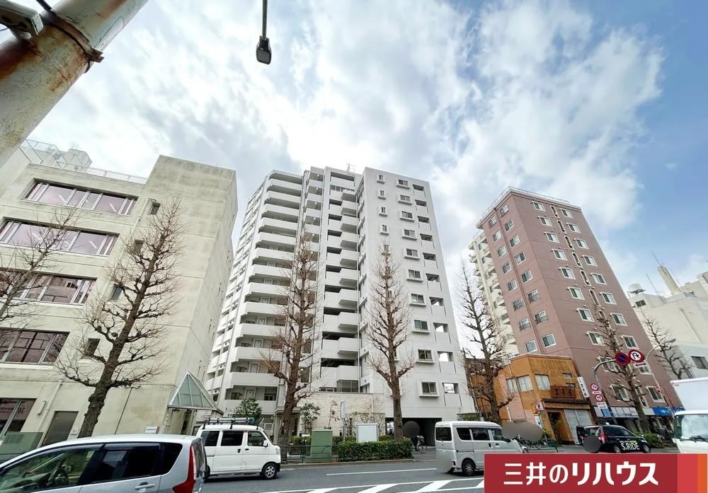 Modern 1LDK+S Apartment in Narita Higashi - Photo 1