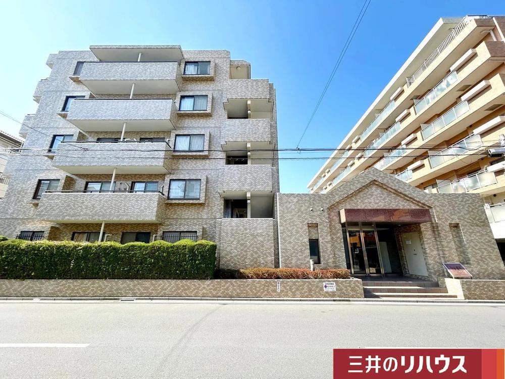 Renovated 3LDK Apartment in Haracho - Photo 1
