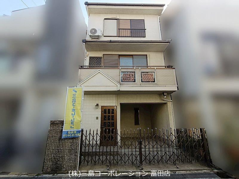 4LDK house in Takatsuki, Osaka - Photo 1