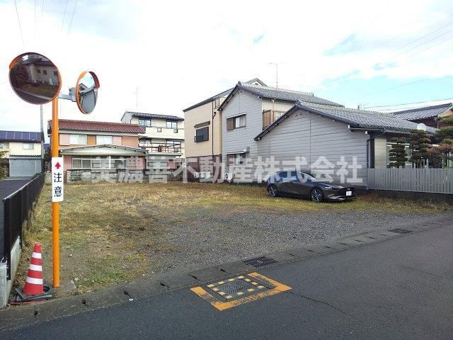 349 m² land in Motosu, Gifu - Photo 1