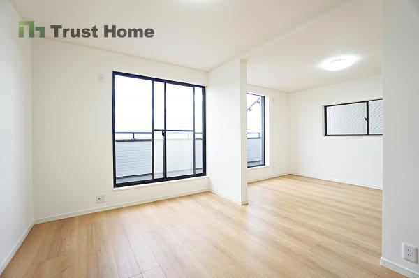 4LDK house in Tarumi Ward, Kobe, Hyogo - Photo 1