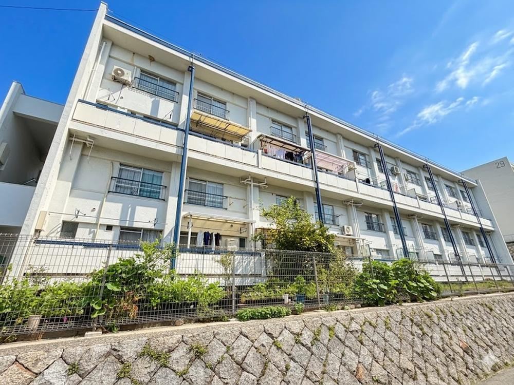 3DK apartment in Nada Ward, Kobe, Hyogo - Photo 1