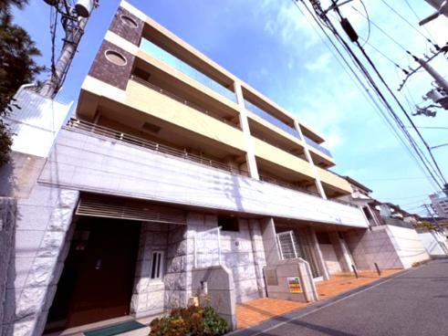 3LDK+S apartment in Tarumi Ward, Kobe, Hyogo - Photo 1