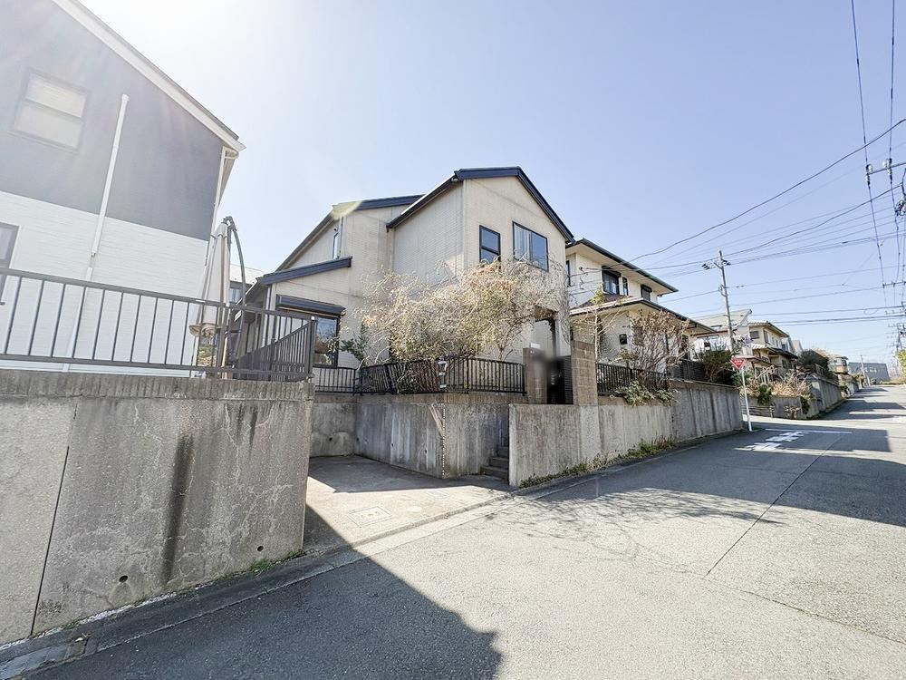 Spacious 4LDK Home in Minamino Area - Photo 1