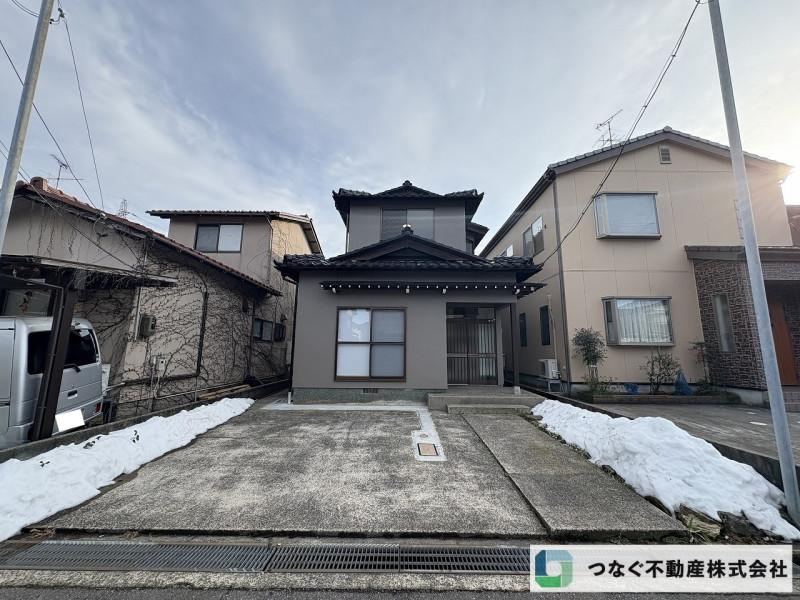 4LDK Detached House with Renovation in Kanazawa - Photo 1