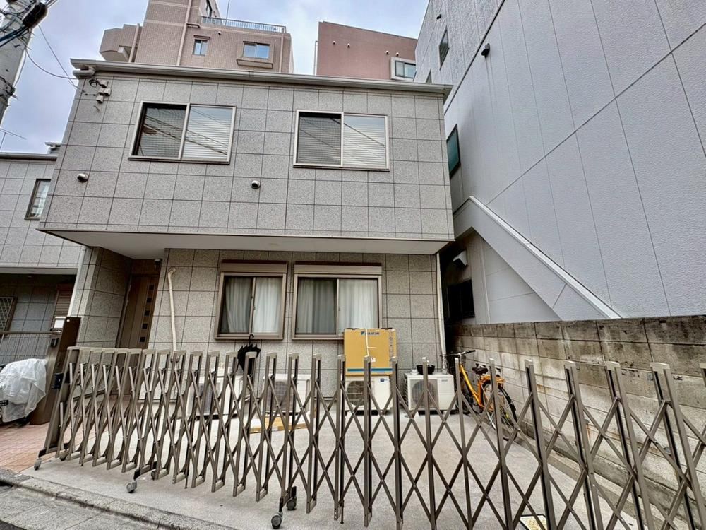 Conveniently Located 4LDK House in Arakawa - Photo 1