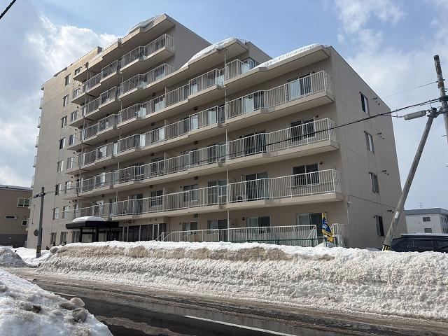 Renovated 3LDK Apartment in Kita, Sapporo - Photo 1