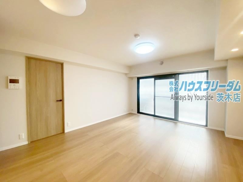 4LDK apartment in Suita, Osaka - Photo 1