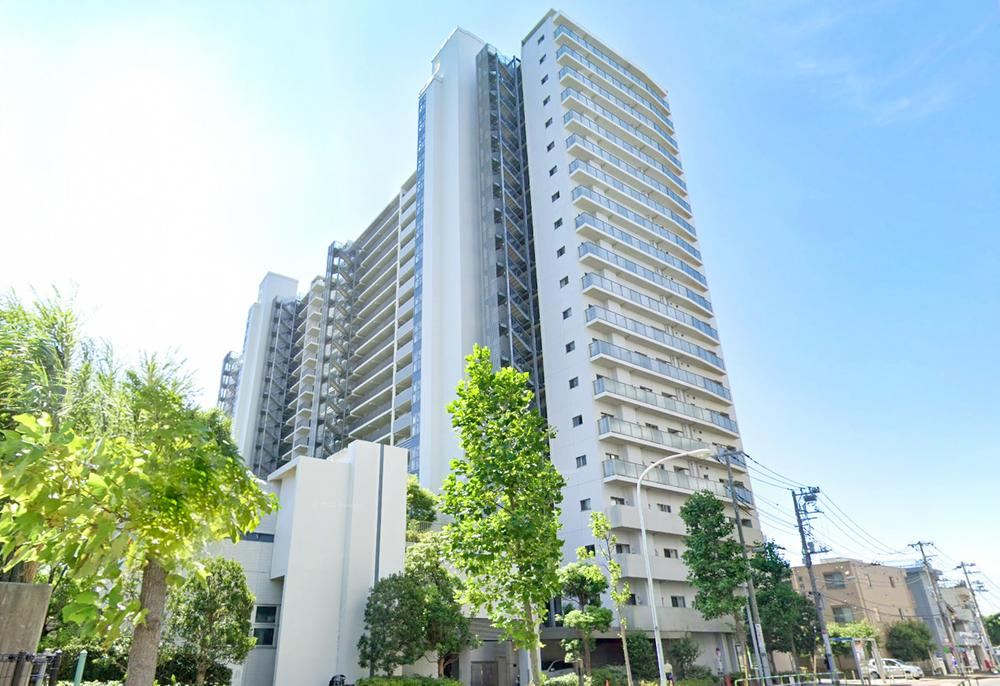 Renovated 3LDK Apartment with Great Views - Photo 1