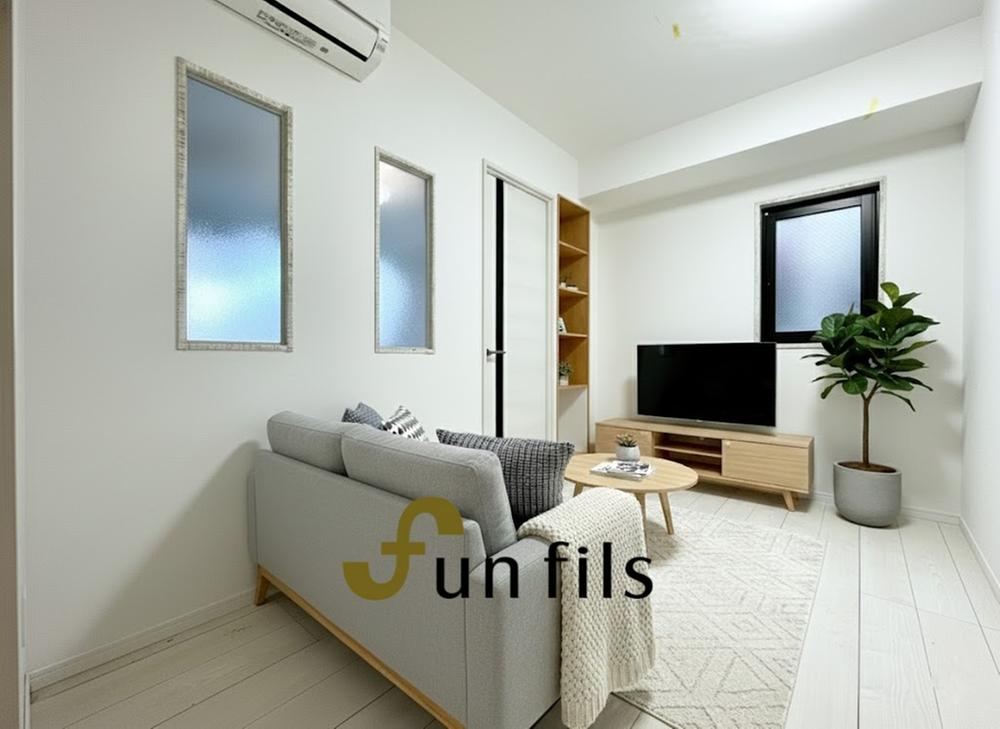 1DK Apartment in Ikebukuro, Tokyo - Photo 1
