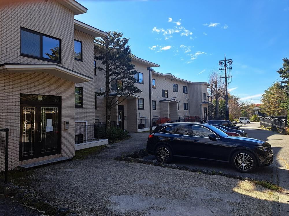 2LDK apartment in Karuizawa, Kitasaku District, Nagano - Photo 1