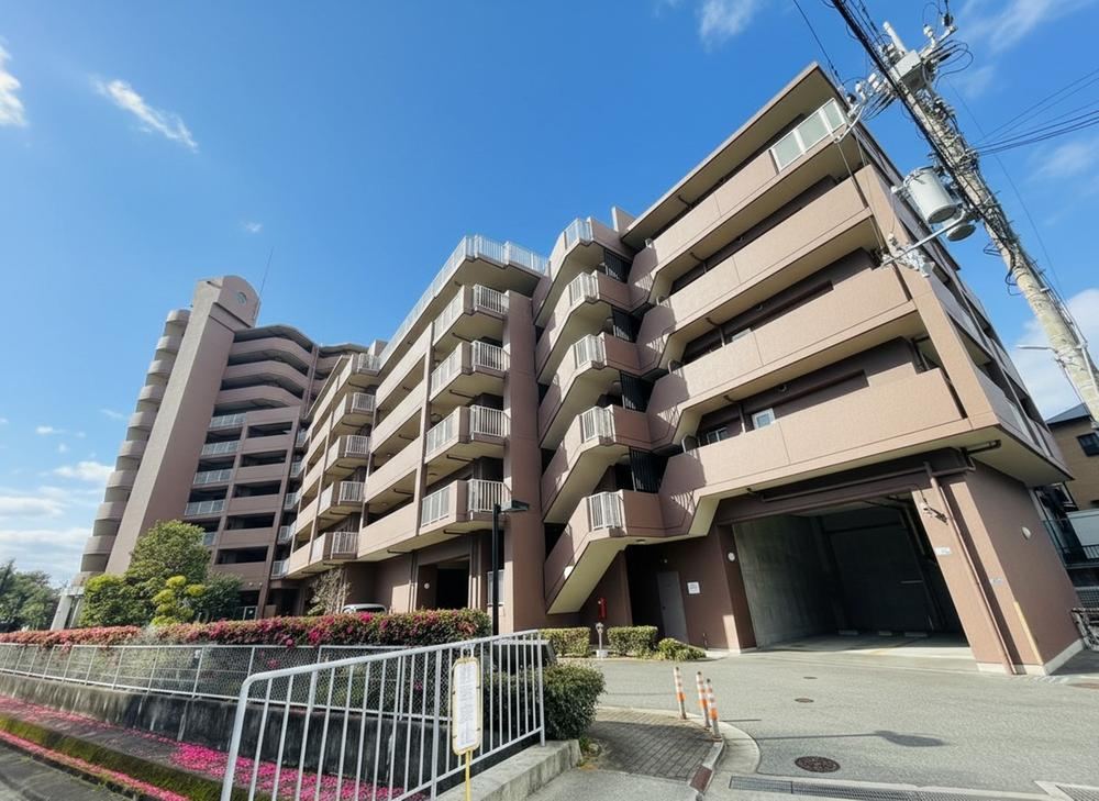 2LDK apartment in Izumisano, Osaka - Photo 1