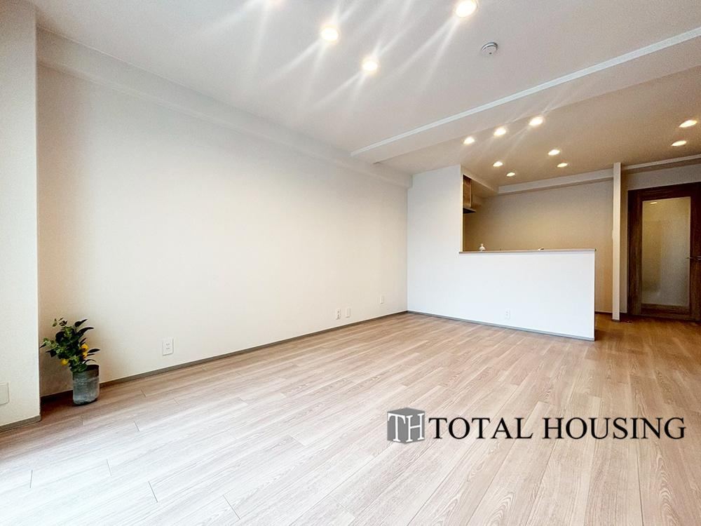 Immediate Move-in 3LDK Apartment in Sapporo - Photo 1