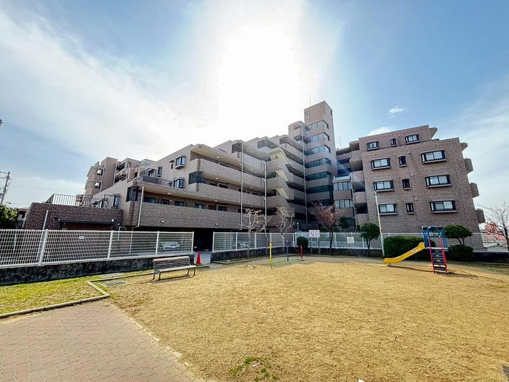 2LDK apartment in Nishi Ward, Sakai, Osaka - Photo 1