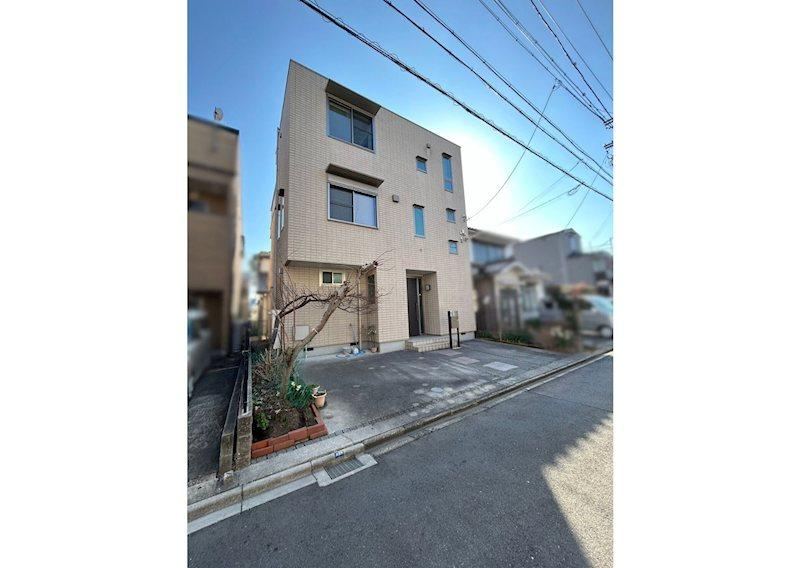 Conveniently Located 3LDK Home Near Honjin Station - Photo 1