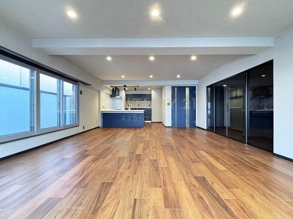 Renovated Top Floor 3LDK Apartment in Shinagawa - Photo 1