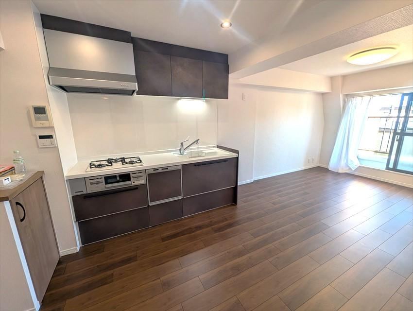 Lions Mansion Honmoku with Earthquake Resistance - Photo 1