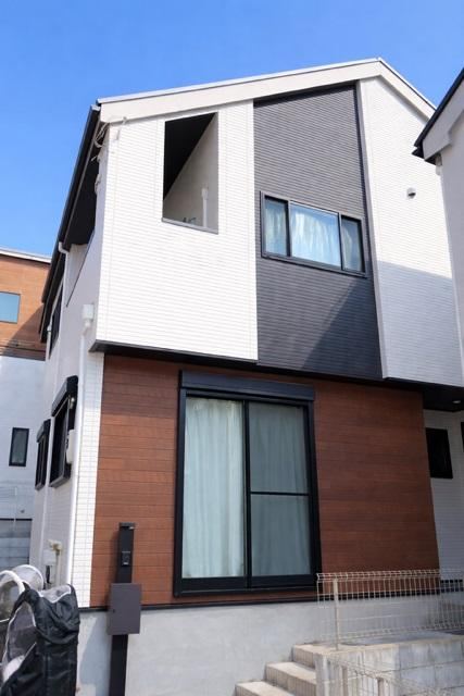 Spacious 4LDK Home with Tatami Corner - Photo 1