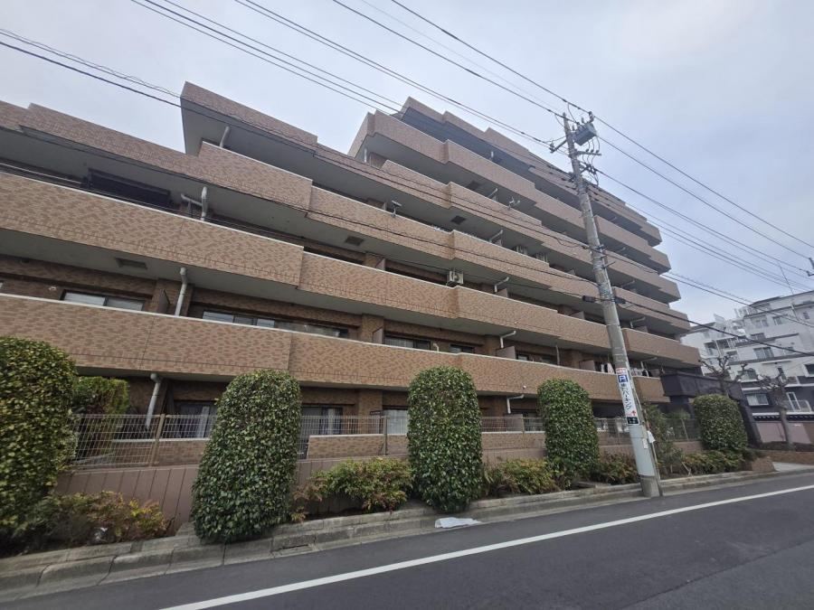 Convenient 4LDK Apartment Near Ageo Station - Photo 1
