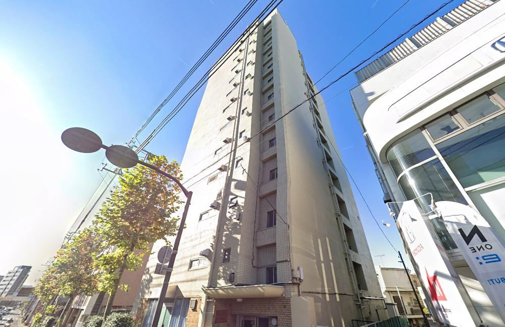 Charming 1LDK Apartment with Pet-Friendly Renovation - Photo 1