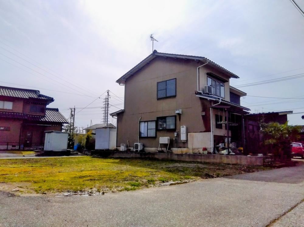 Charming 3K House with Sunny Living Space in Kanazawa - Photo 1