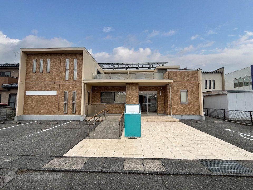 Clinic and Residence Combo with Spacious Rooms - Photo 1