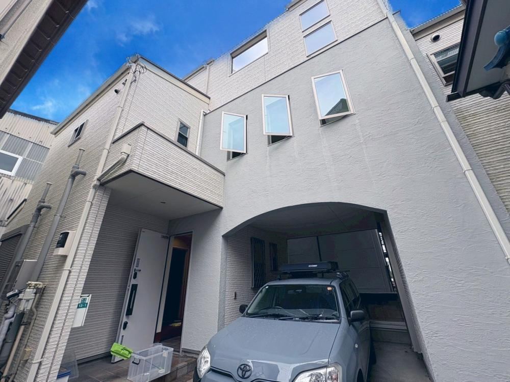 Functional 4LDK Home with Smart Layout in Edogawa - Photo 1