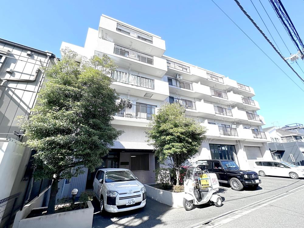 Pet-Friendly 1LDK Apartment with Renovation in Adachi - Photo 1
