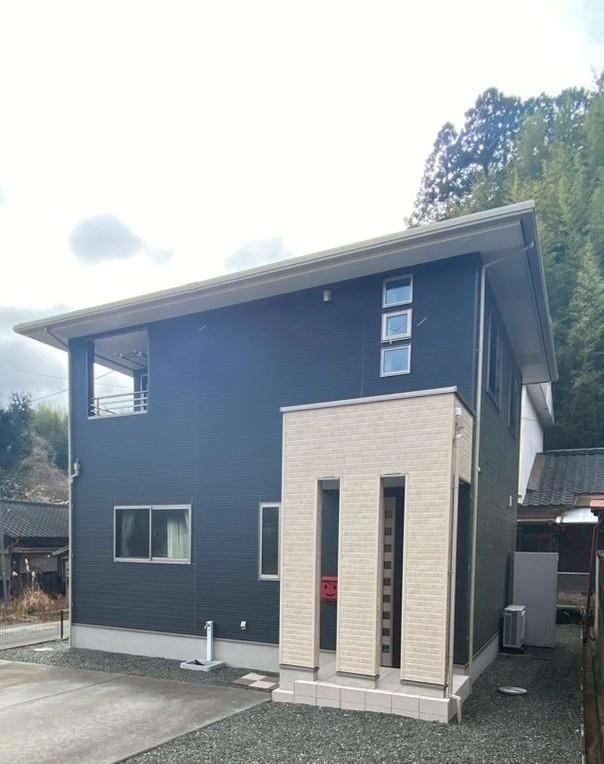 Modern All-Electric House Near the Beach - Photo 1