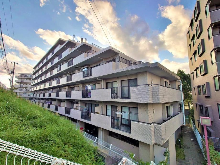 Bright 3LDK Apartment in Yabemachi - Photo 1