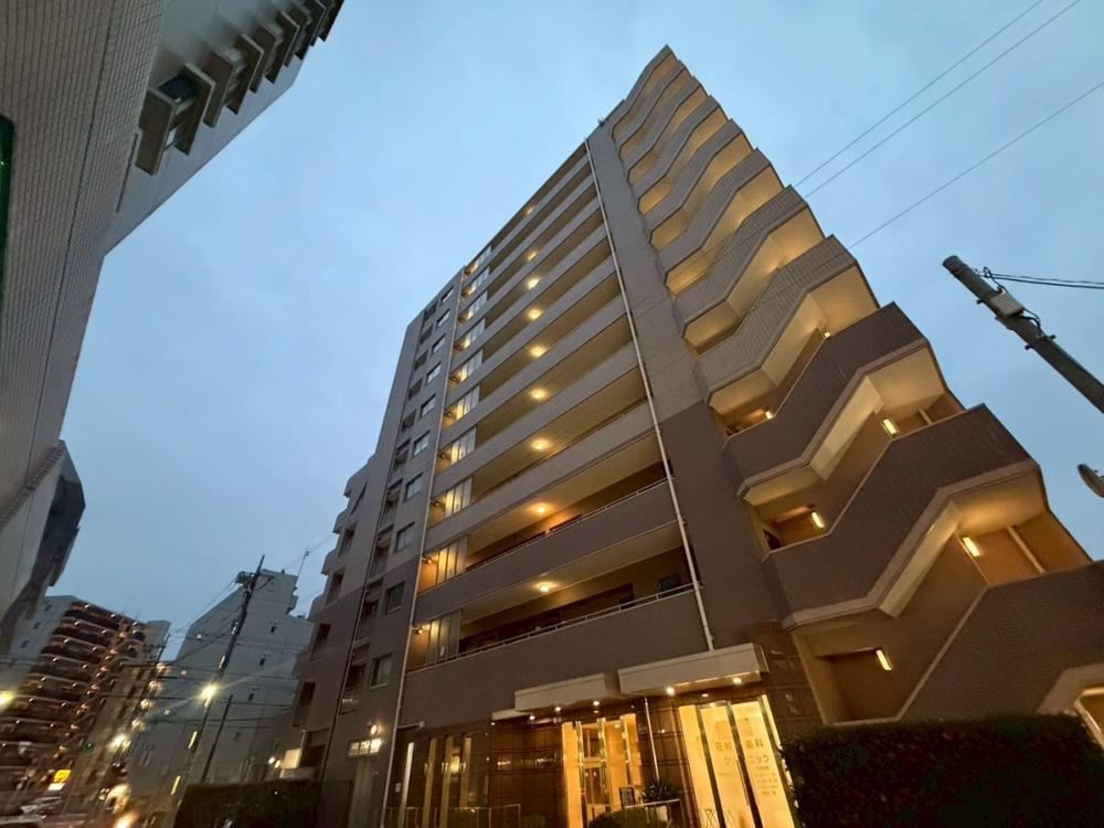 Bright 3LDK Corner Apartment with Renovation Near Nishi-Kawaguchi - Photo 1
