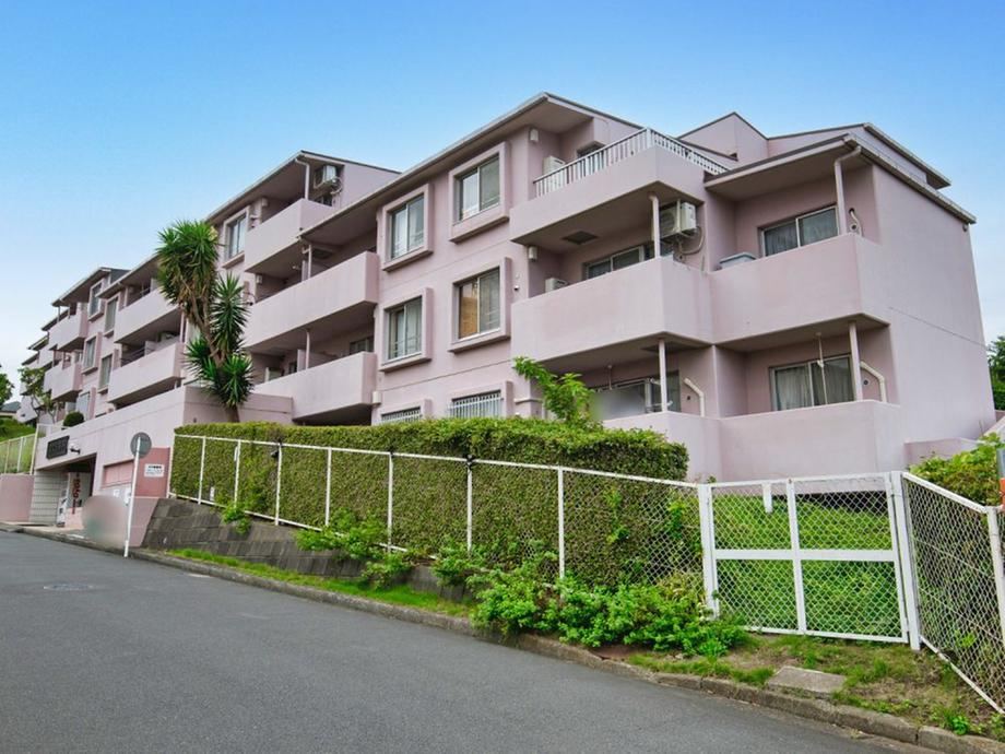 Charming 3LDK Apartment in Shirane 7 - Photo 1
