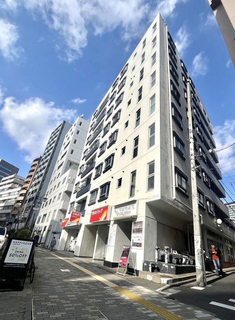 1LDK+S apartment in Shibuya Ward, Tokyo - Photo 1