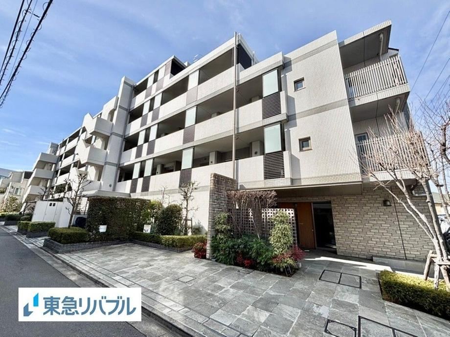 Top Floor 3LDK Apartment in Imai-Nakamachi - Photo 1