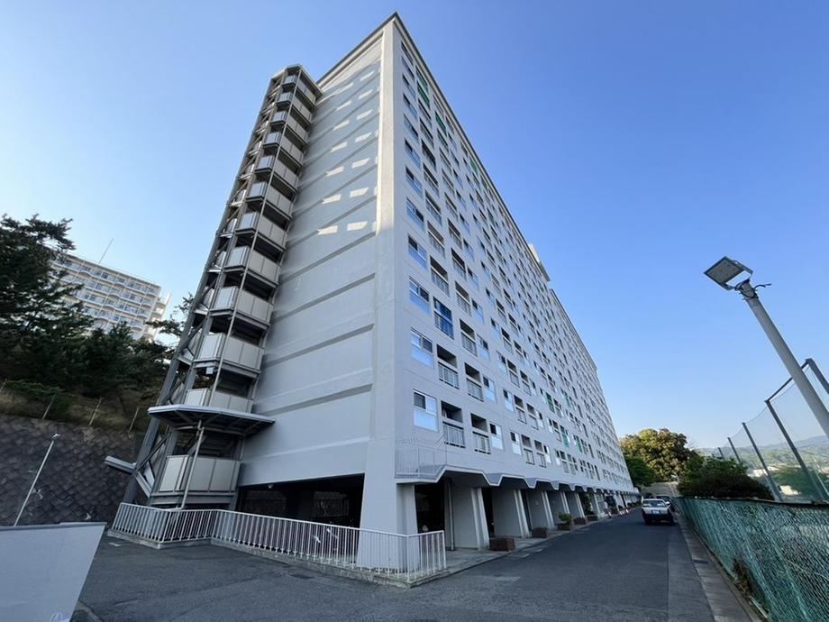 3LDK apartment in Hyogo Ward, Kobe, Hyogo - Photo 1