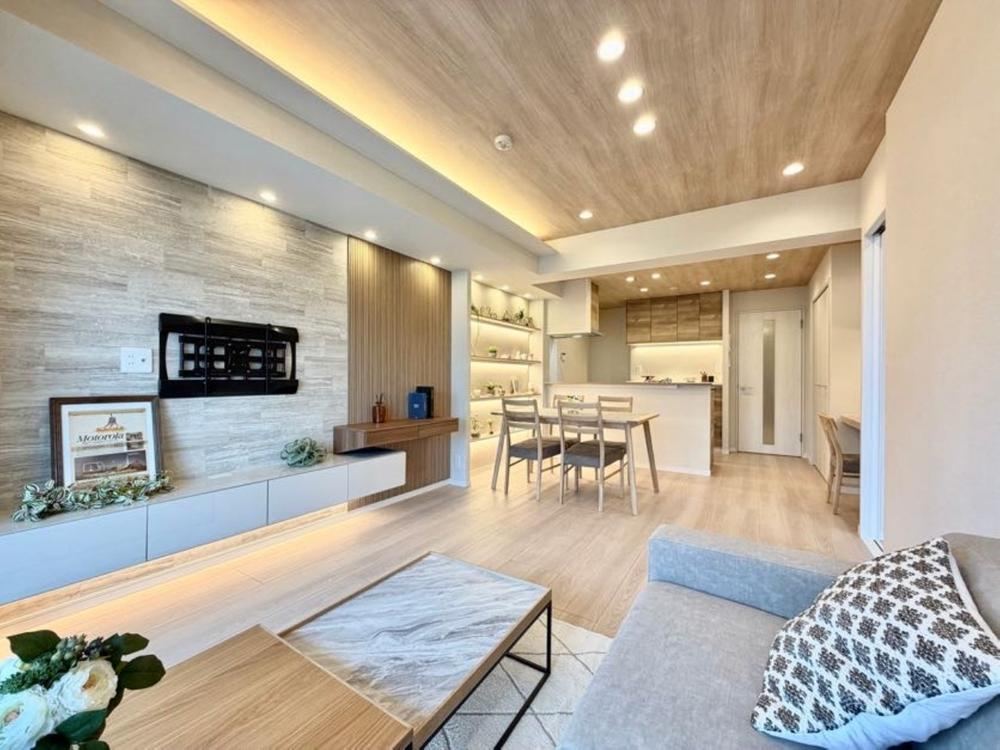 2LDK+S apartment in Toshima Ward, Tokyo - Photo 1