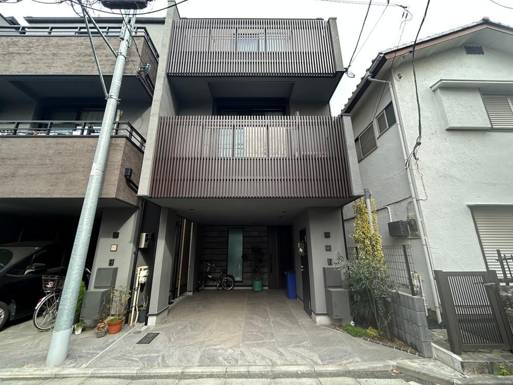 Spacious 3LDK+S Detached House in Hatagaya - Photo 1