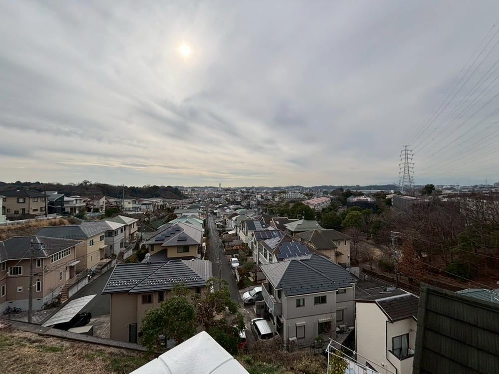 Renovated 3LDK House with Scenic Views in Hon-Godai, Yokohama - Photo 1