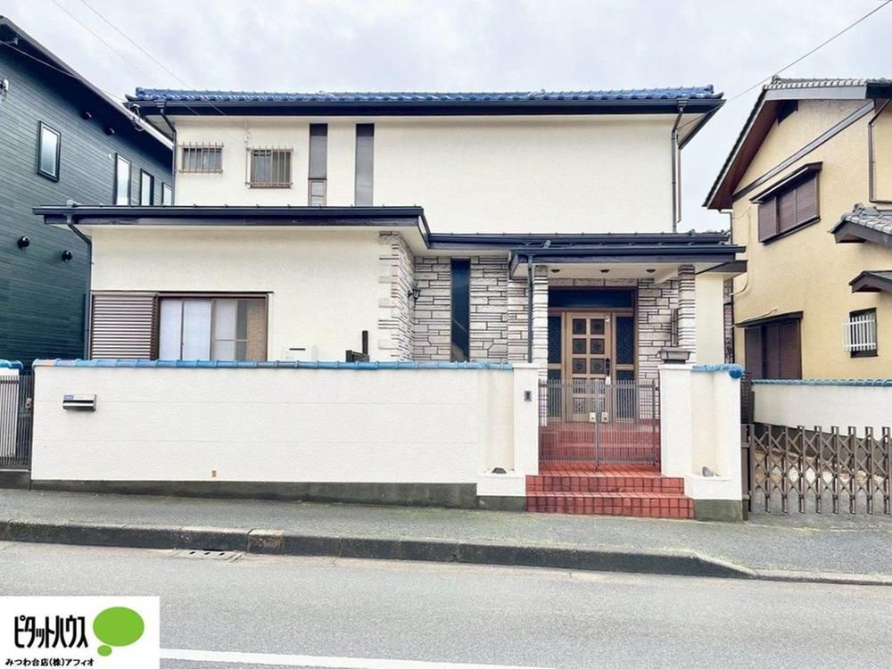 Spacious 5LDK Home Near Chiba City - Photo 1